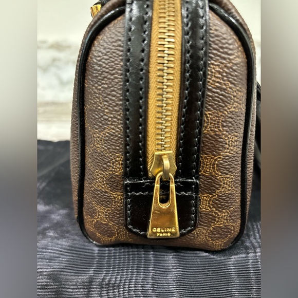 Celine mini bag. Comes with dust bag  still in amazing condition. - Picture 8 of 11